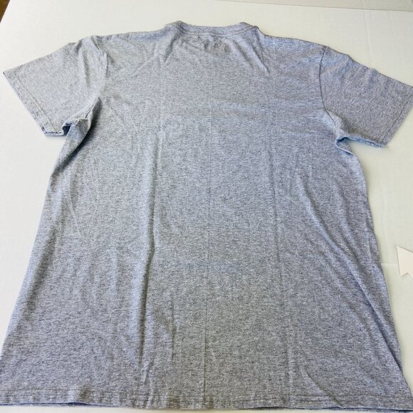 ✨2/$20✨ Star Wars The Mandalorian Grey T-shirt Large - Picture 2 of 6